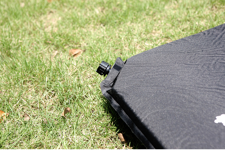 Outdoor single suede automatic inflatable cushion