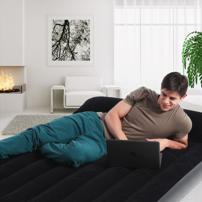 Convenient folding air cushion bed